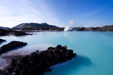 Et bad i Islands varme kilder er absolut velvære.