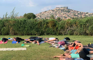 Yoga med udsigt på Lesbos