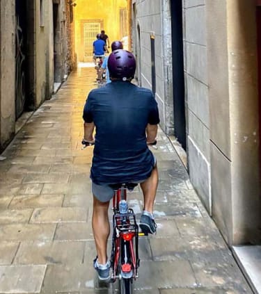 Rasmus cykler i Barcelona