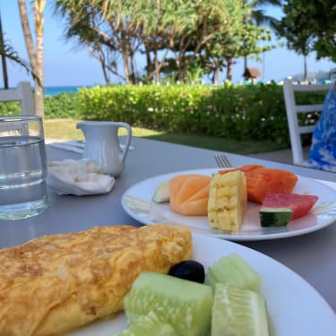 Morgenmad på Sunprime Kamala Beach