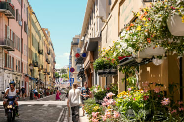 Charmerende gade i Nice