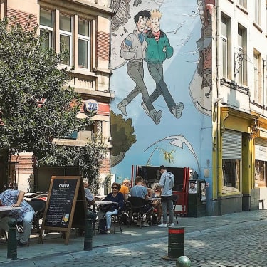 Facade med flot maleri i Bruxelles