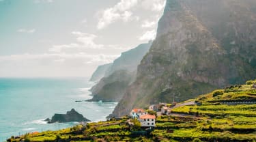 Bjerge og natur på Madeira er oplagt til en voksenferie