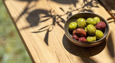 Skål med lækre oliven
