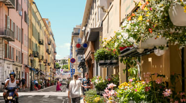 Hyggelig gade i Nice