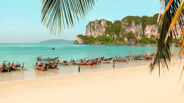 I februar kan du f.eks. rejse til denne smukke strand på Krabi i Thailand