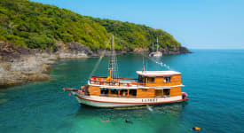 Med MV Phuket Champagne til søs