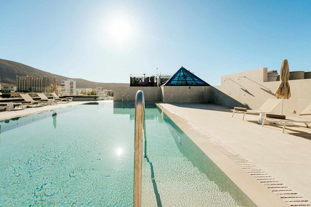 Billede av hotellet Reveron Plaza - nummer 1 af 33