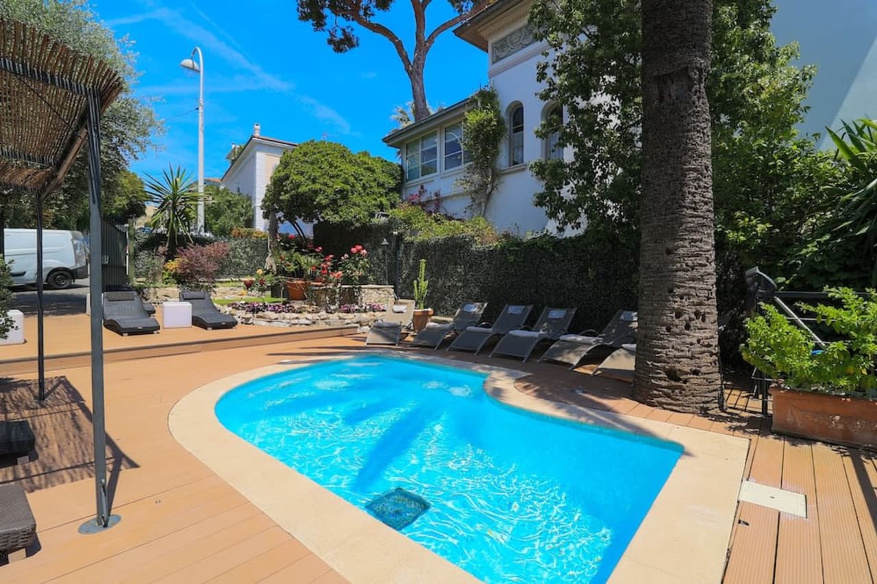 Billede av hotellet Hôtel du Petit Palais - nummer 1 af 61
