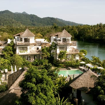 Aana Resort & Spa