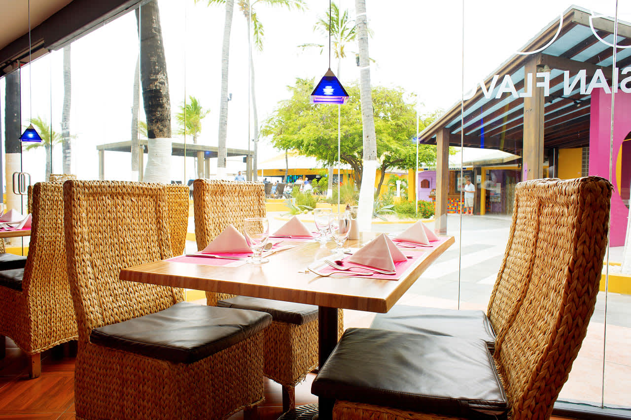 A la carte-restauranten Ginger på nabohotellet Tamarijn Aruba All Inclusive