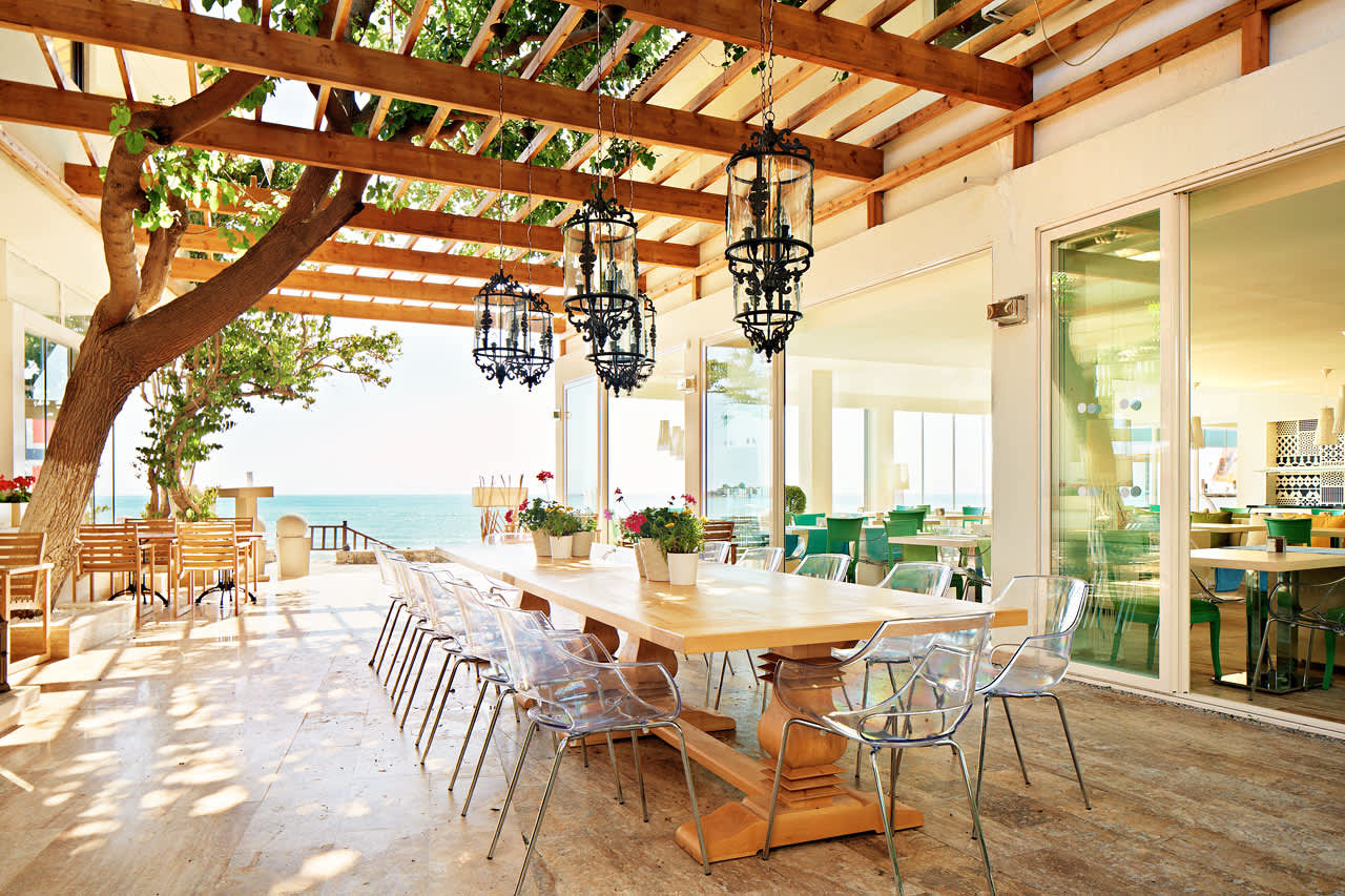 Sunprime Restaurant & Bar ligger perfekt ved den eksklusive strandpromenade i Side