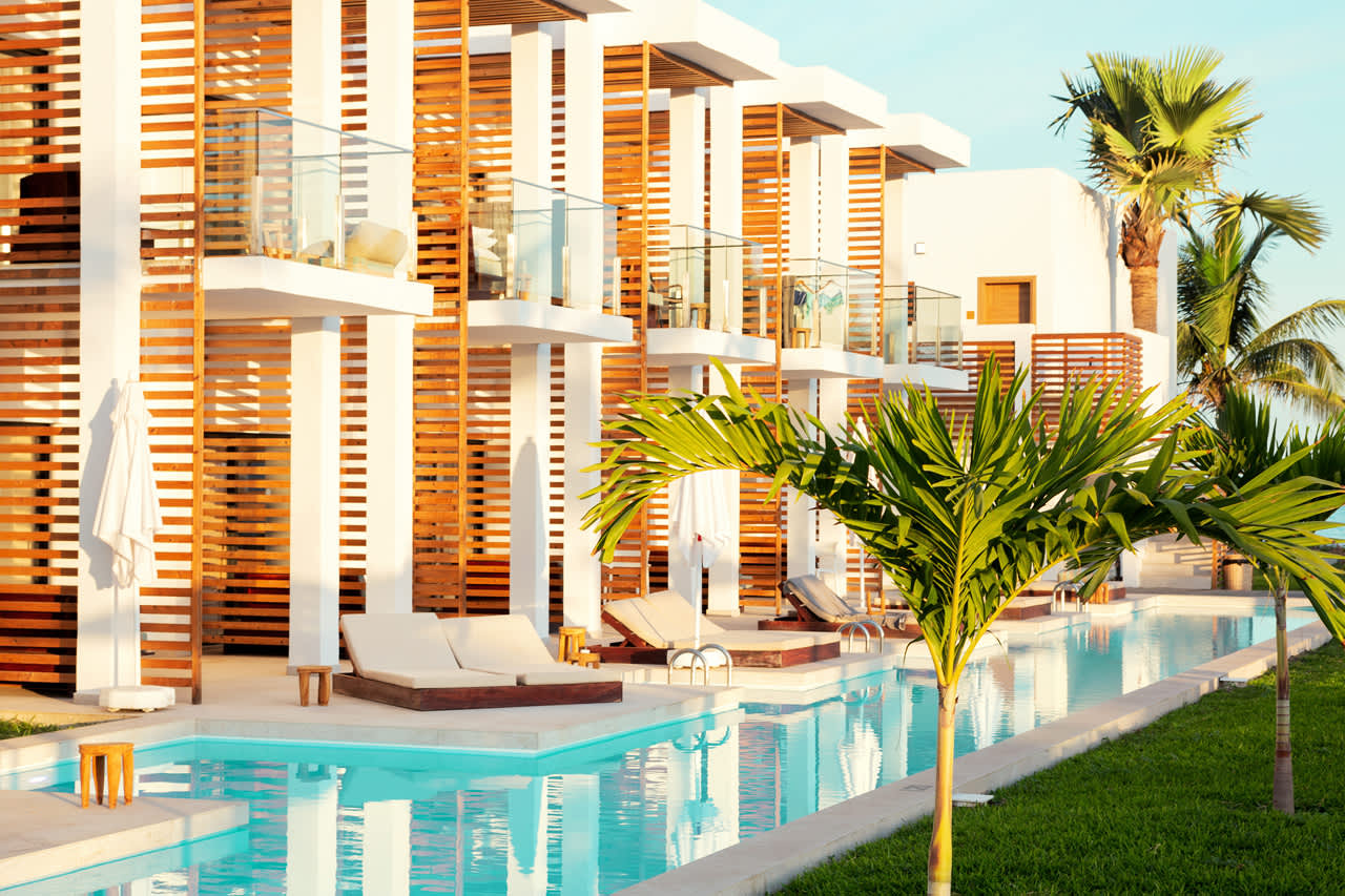 1-værelses Prime Pool Suite med terrasse mod havet med direkte adgang til privat, delt pool