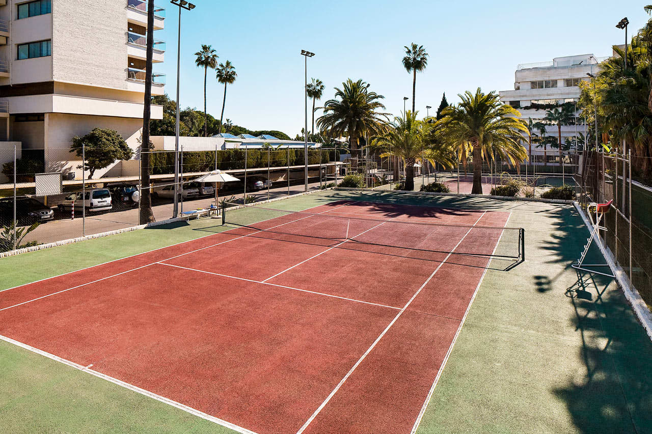 Hotellets tennisbane