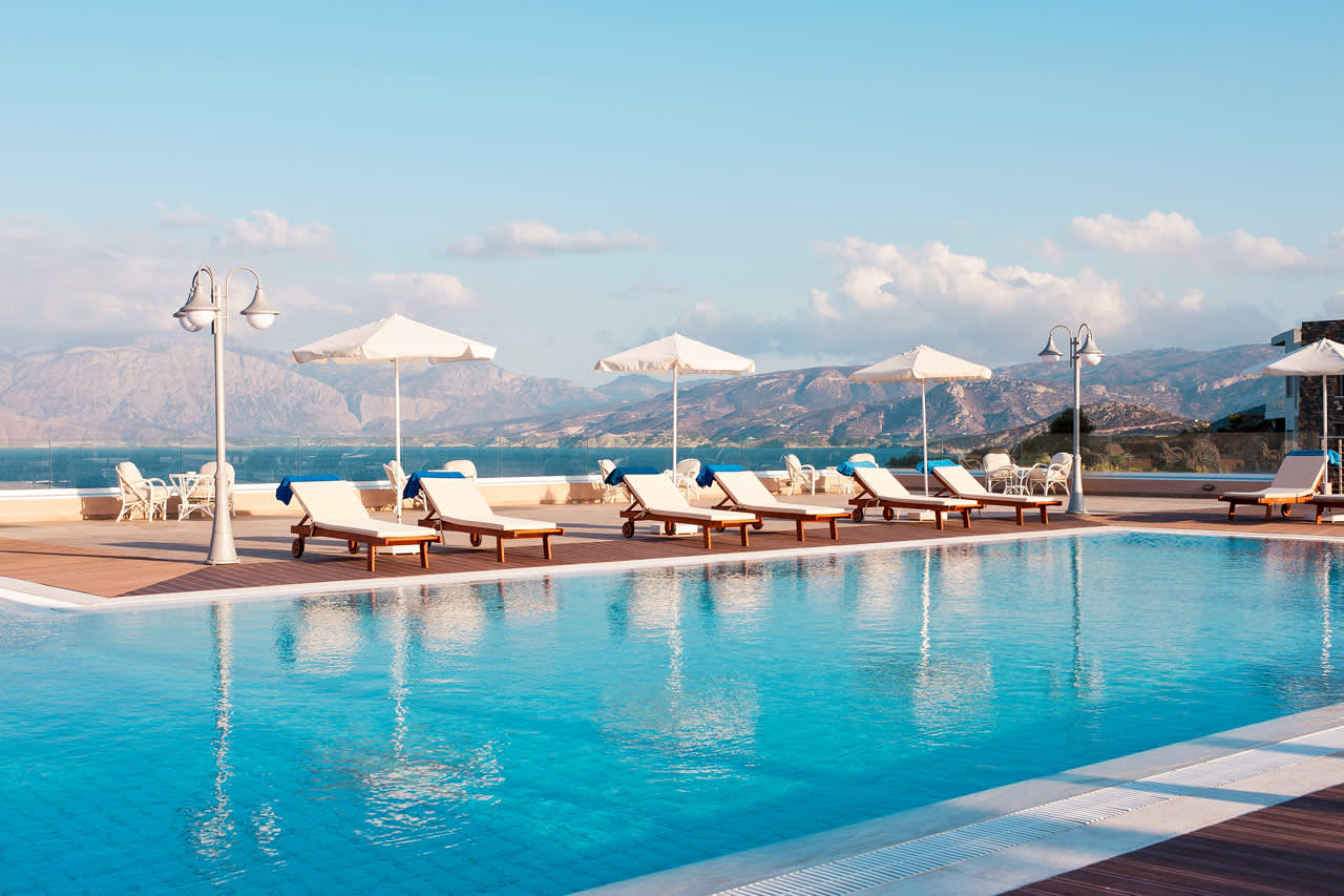 Miramare Resort & Spa har flere forskellige pools med havudsigt
