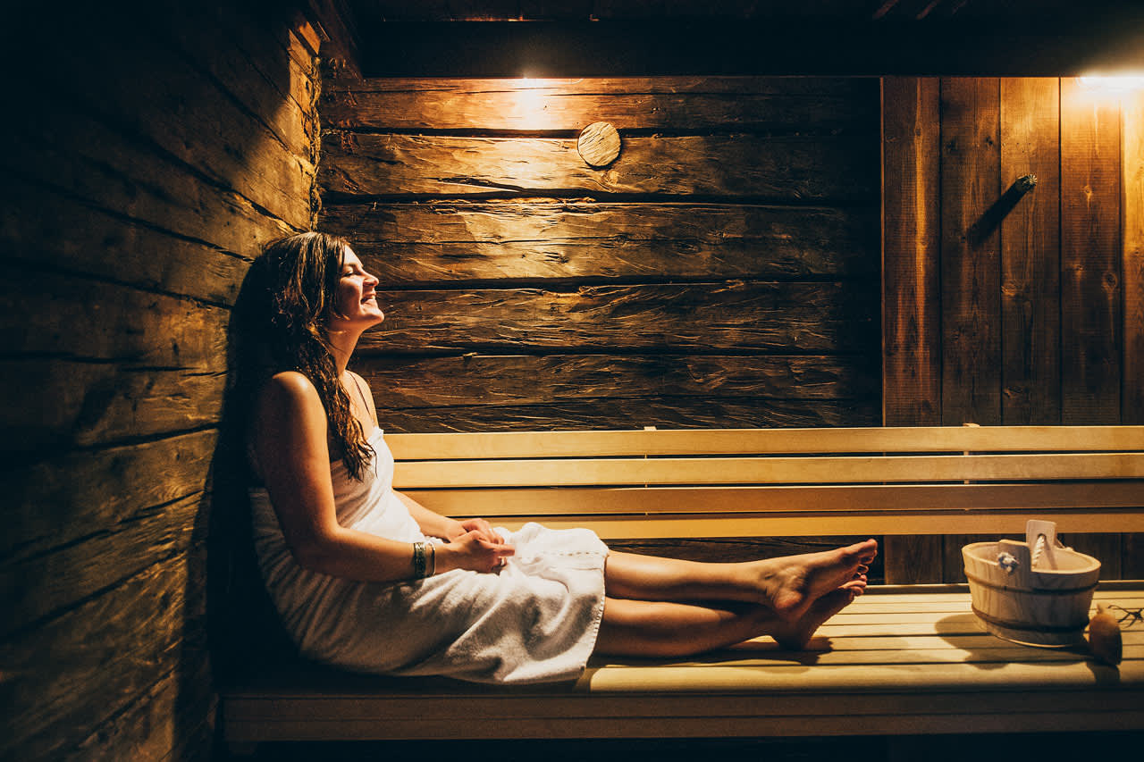 Nyd saunaens varme. Foto af Asaf Kliger