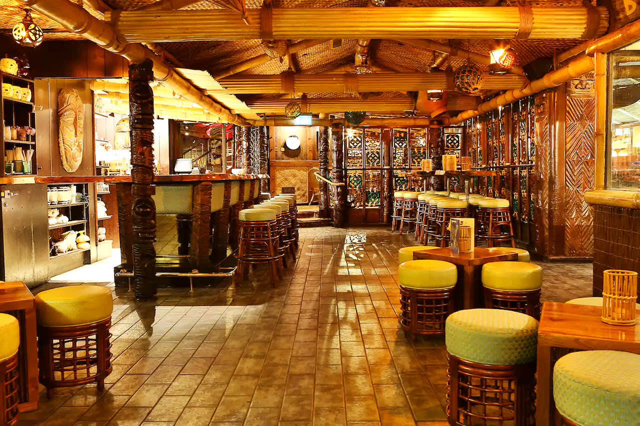 Hotellets kombinerede bar og restaurant