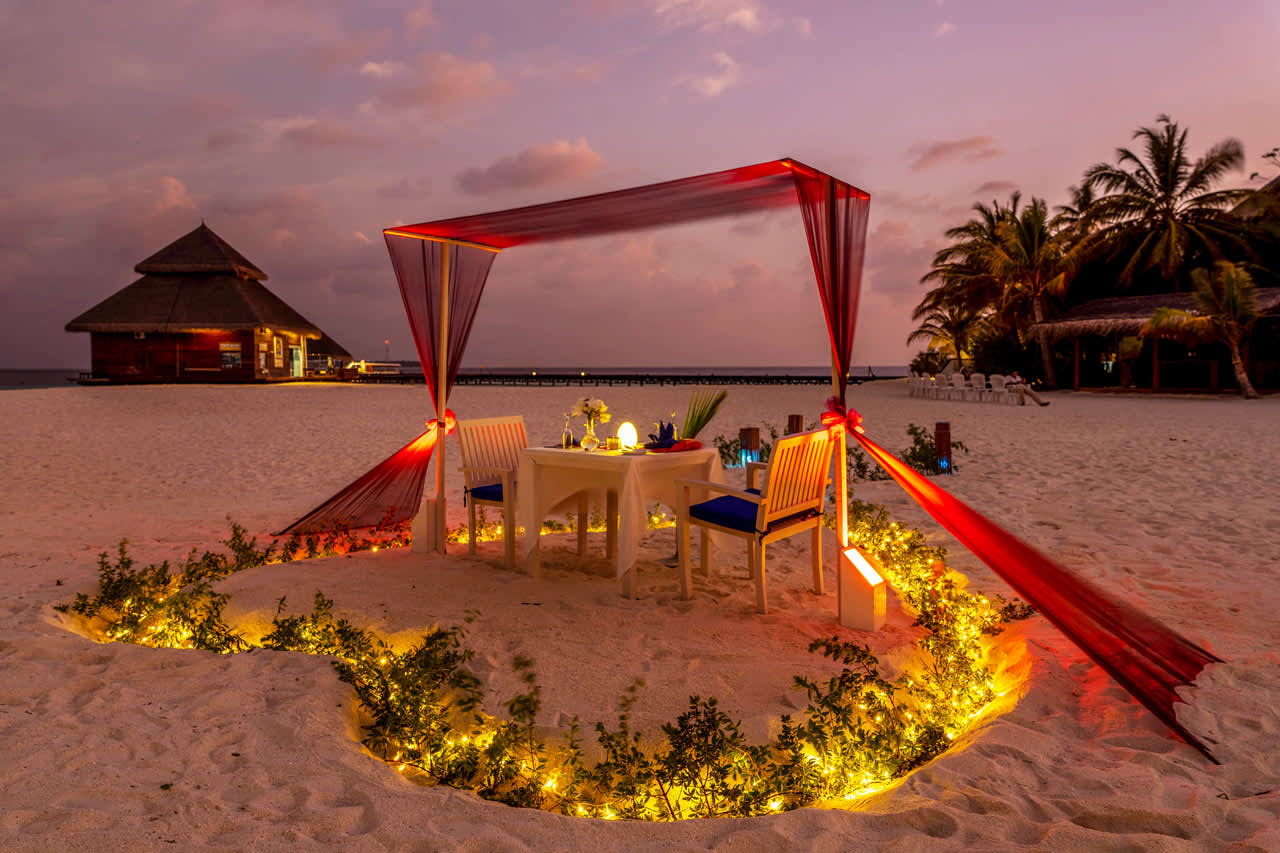 Hotellet kan arrangere en privat middag på stranden