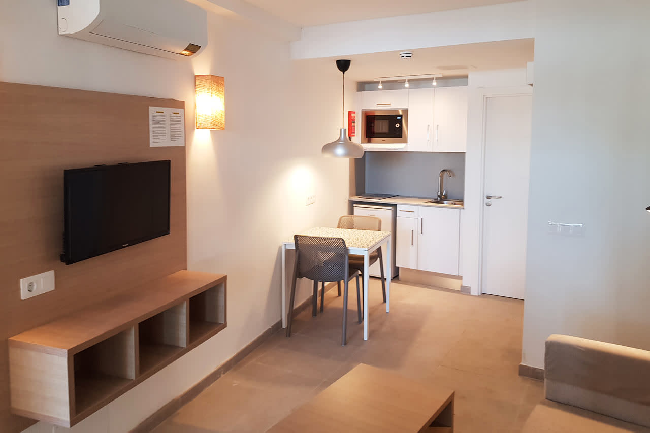 2-værelses lejlighed til 1 person med lille terrasse/udeplads / 2-værelses lejlighed med lille terrasse/udeplads