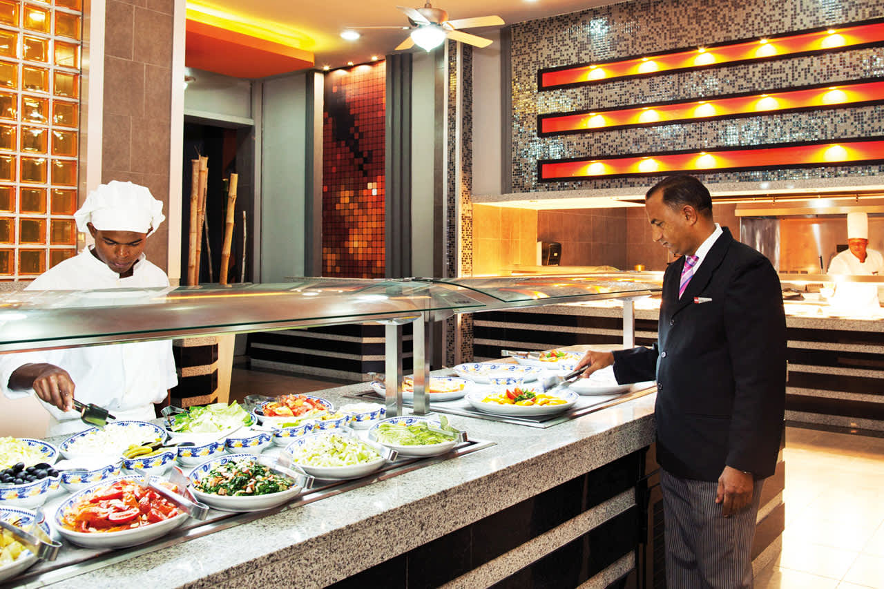 Salatbuffet i hotellets a la carte-restaurant