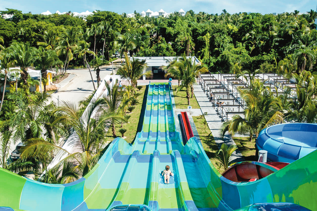 På Punta Cana Riu Resort findes vandlandet Water Splash World med seks vandrutsjebaner
