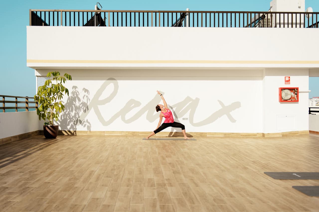 Vores yogainstruktører hjælper dig med at træne smidighed og balance