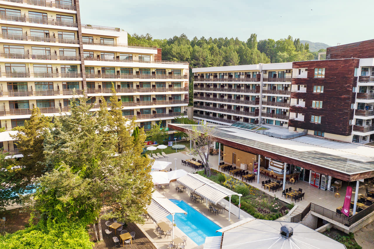 Hotellets gæster har også adgang til en pool på nabohotellet Flamingo Grand