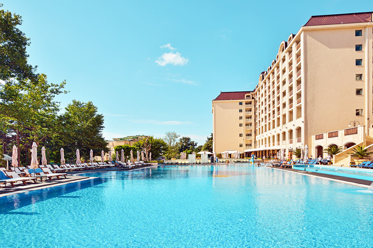 Hotellets poolområde for alle gæster