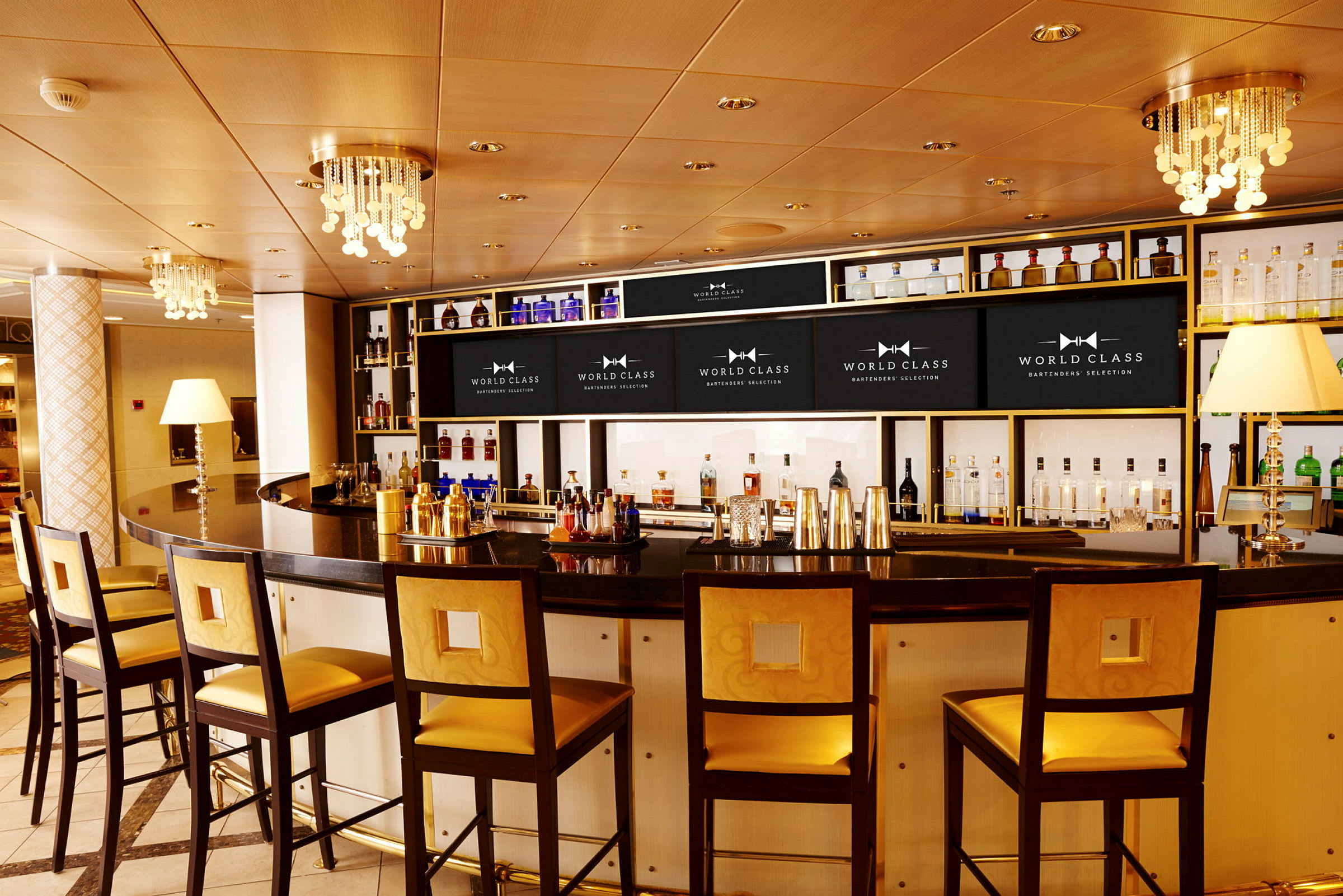 En elegant bar med høje stole og en moderne indretning. (AI-genereret tekst)