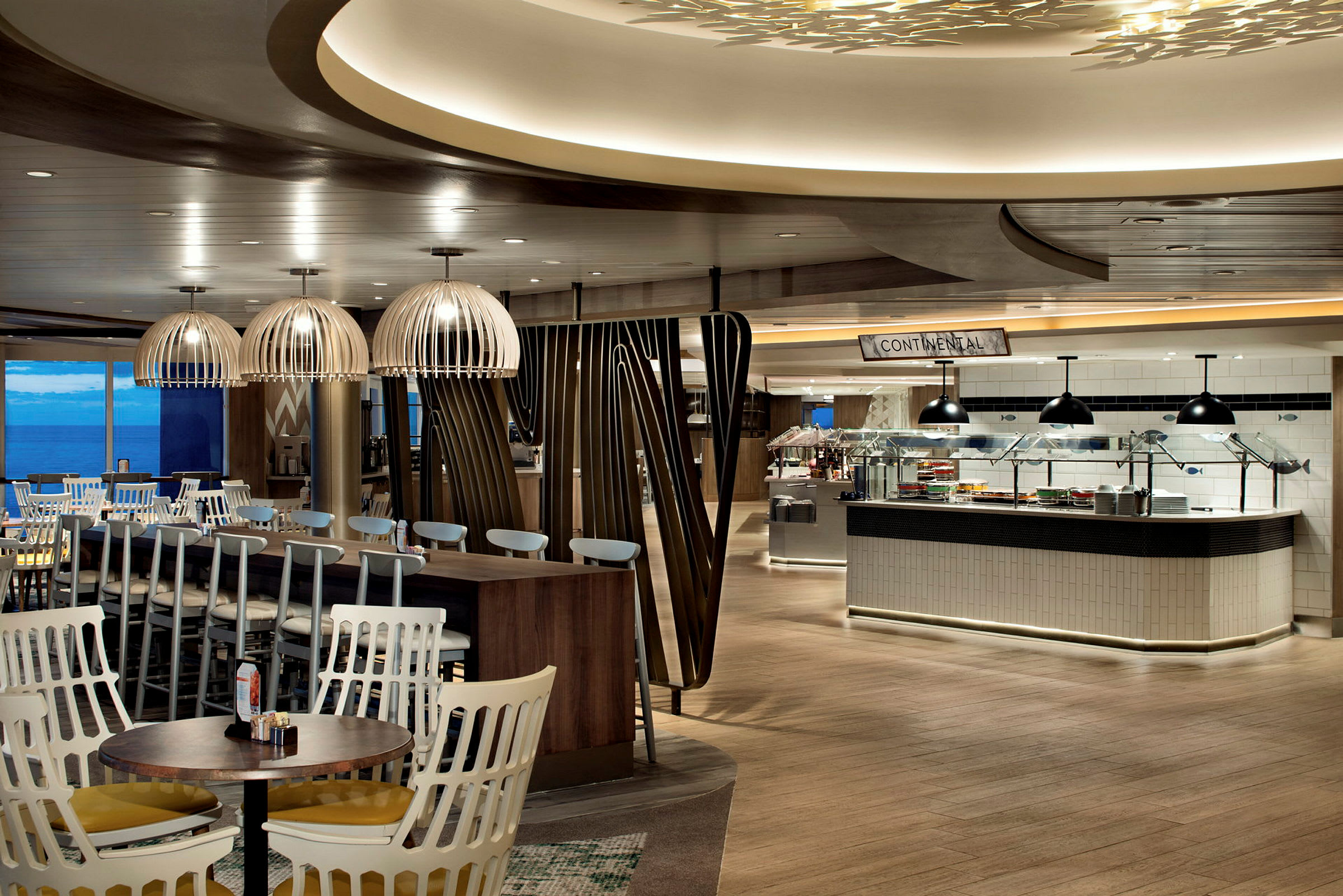 Restaurant med madbuffet og moderne indretning. (AI-genereret tekst)