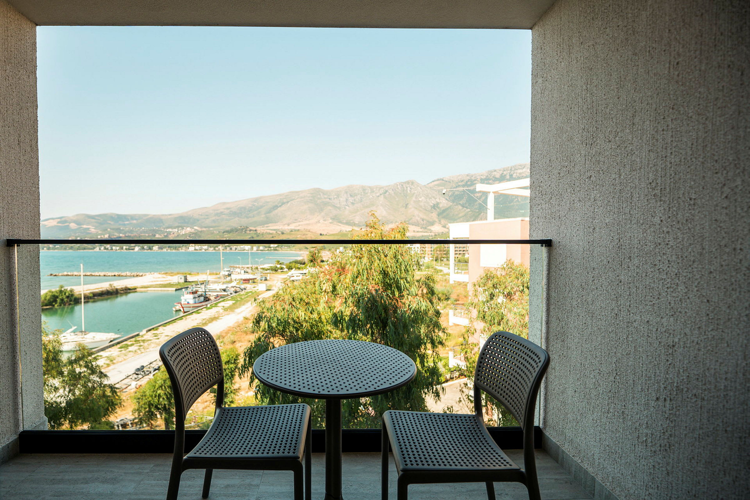 Dobbeltværelse med balkon mod havet samt mulighed for en ekstra opredning