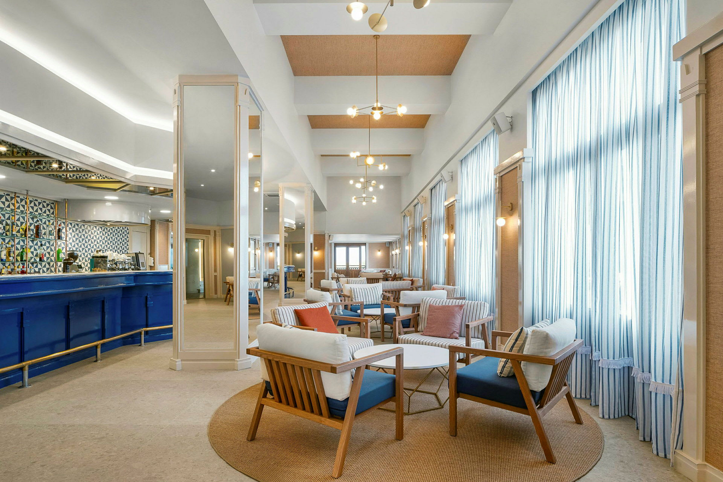 Main Bar