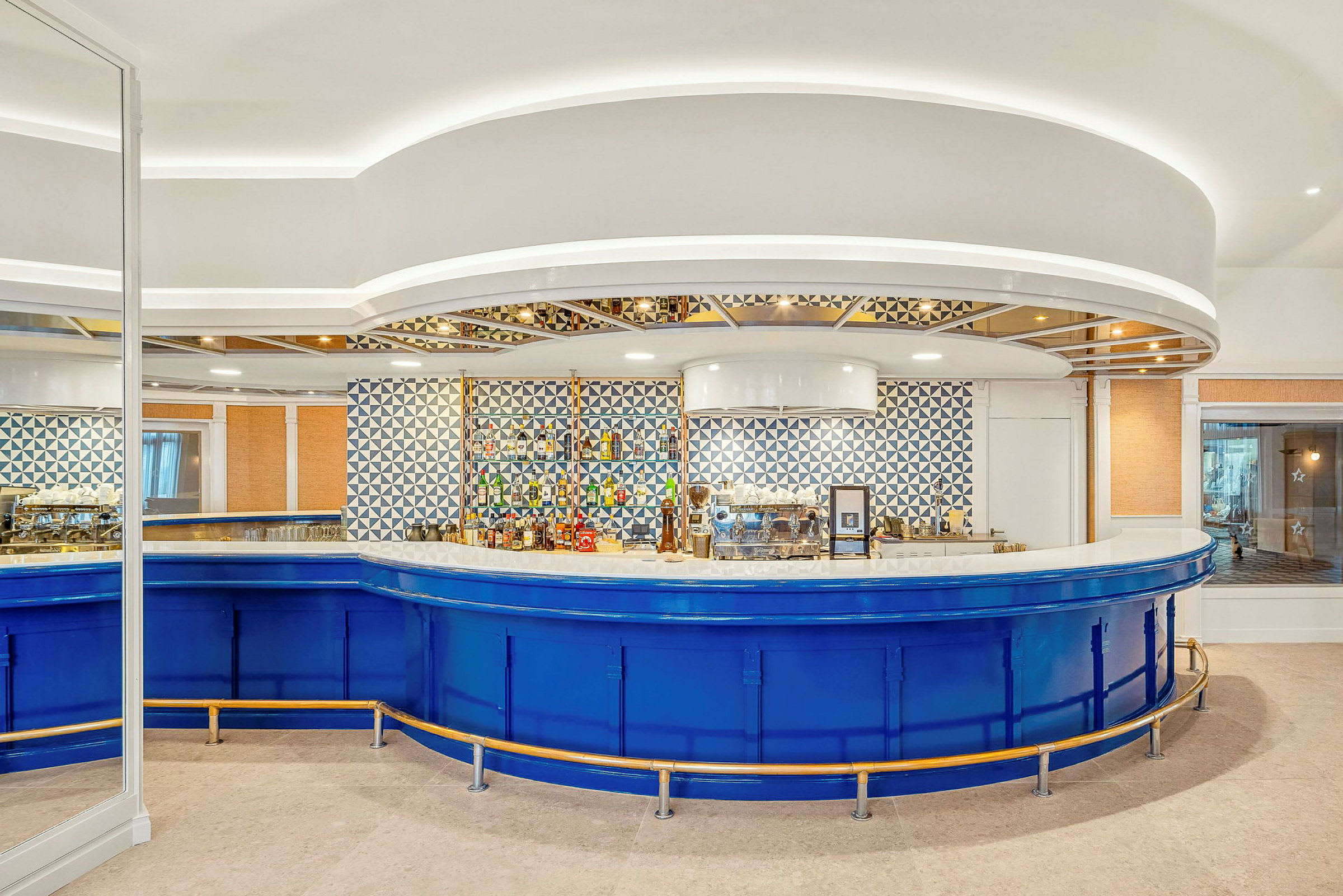 Main Bar