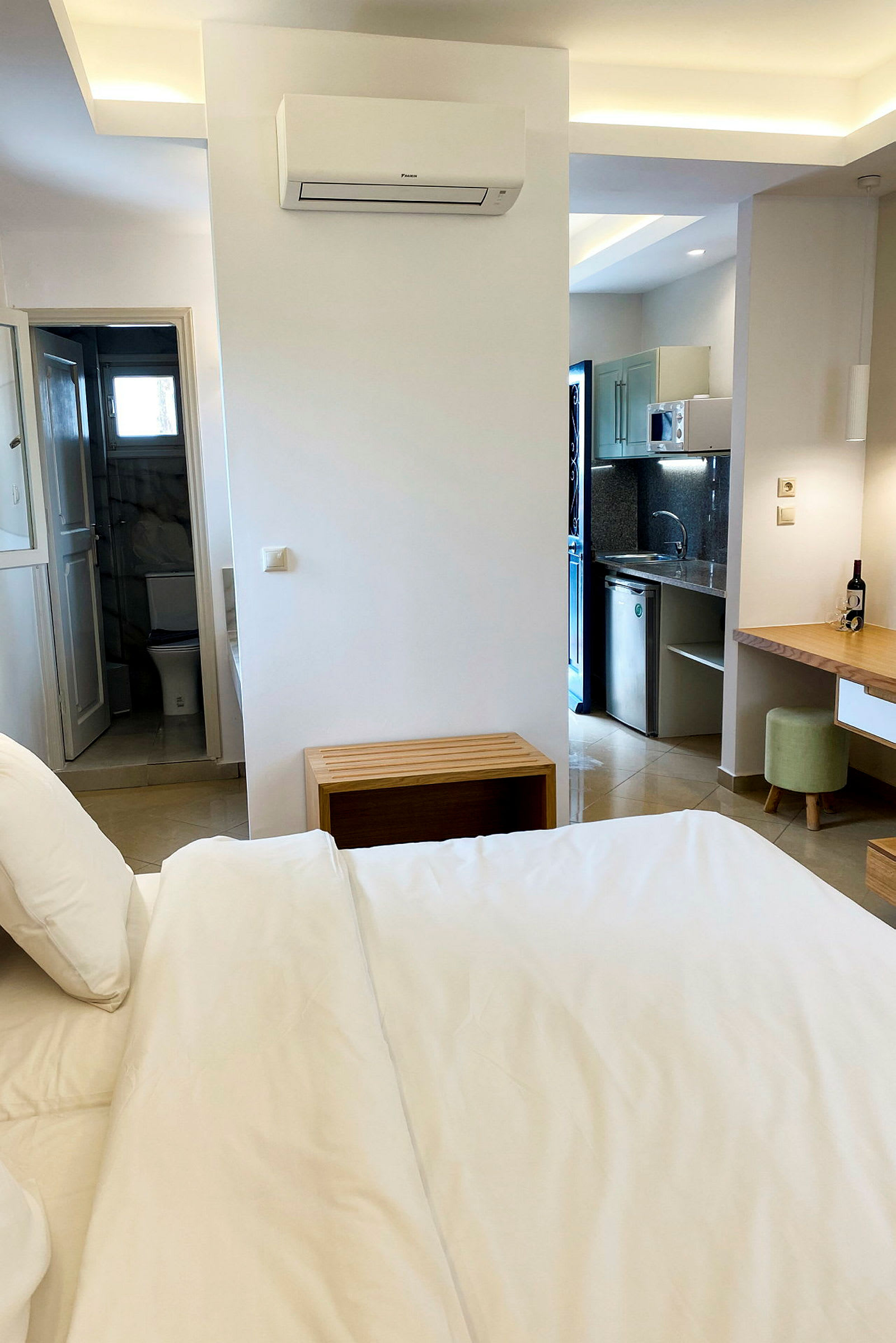1-værelses lejlighed med stor balkon og havudsigt samt mulighed for en ekstra opredning / 1-værelses lejlighed med havudsigt og mulighed for en ekstra opredning