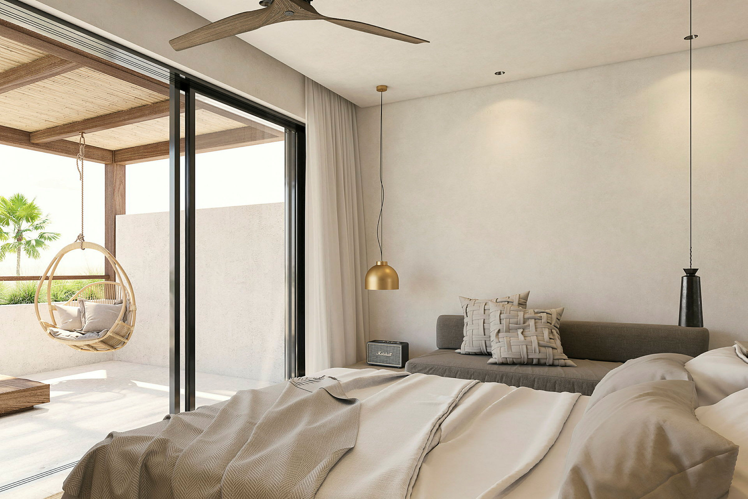 Et hotelværelse med moderne design, med en seng, siddeområde og store glasdøre, som giver udsigt til altanen med en hængende kurvestol. (AI-genereret tekst)