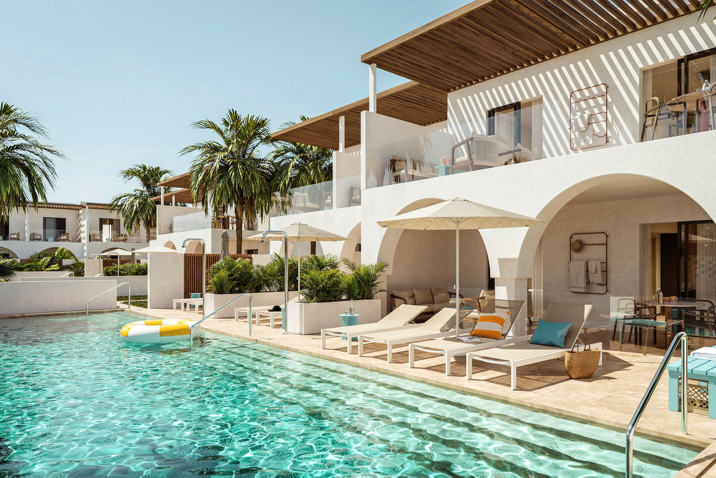 Et hotelområde med en pool omgivet af liggestole, parasoller og tropiske planter. (AI-genereret tekst)