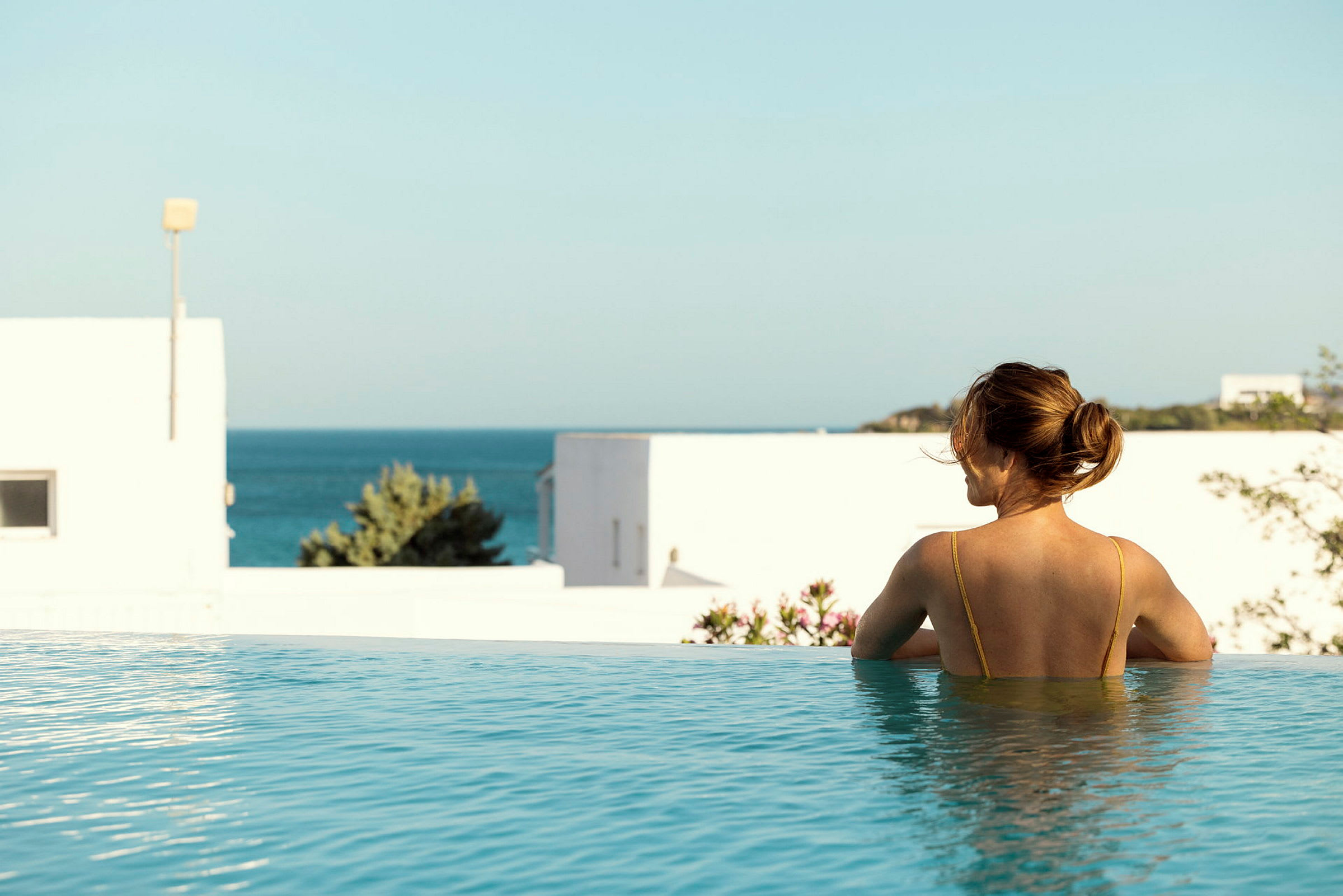 3-værelses Royal Pool Suite med stor terrasse og direkte adgang til privat, delt pool i Helios