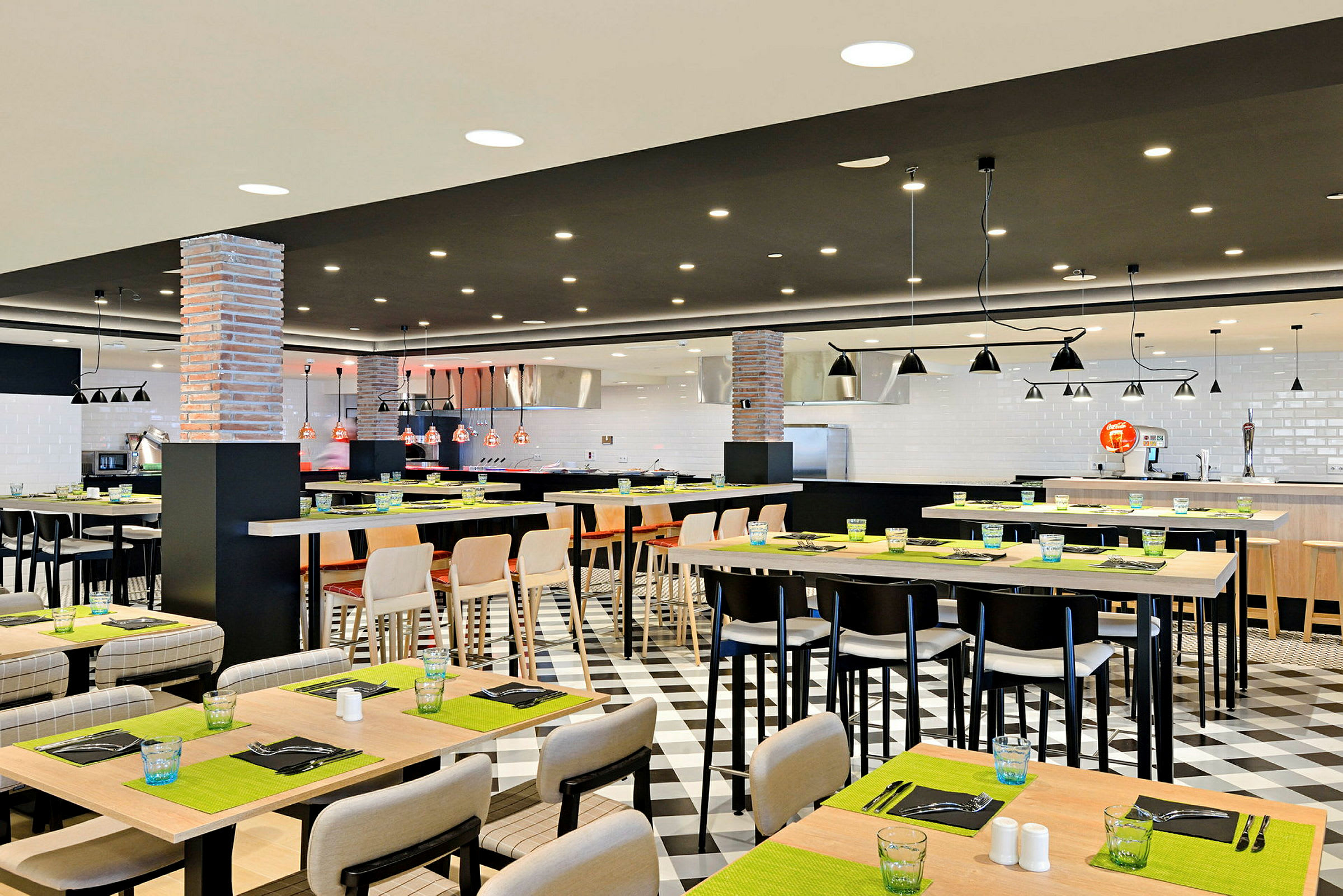 En af hotellets to buffetrestauranter