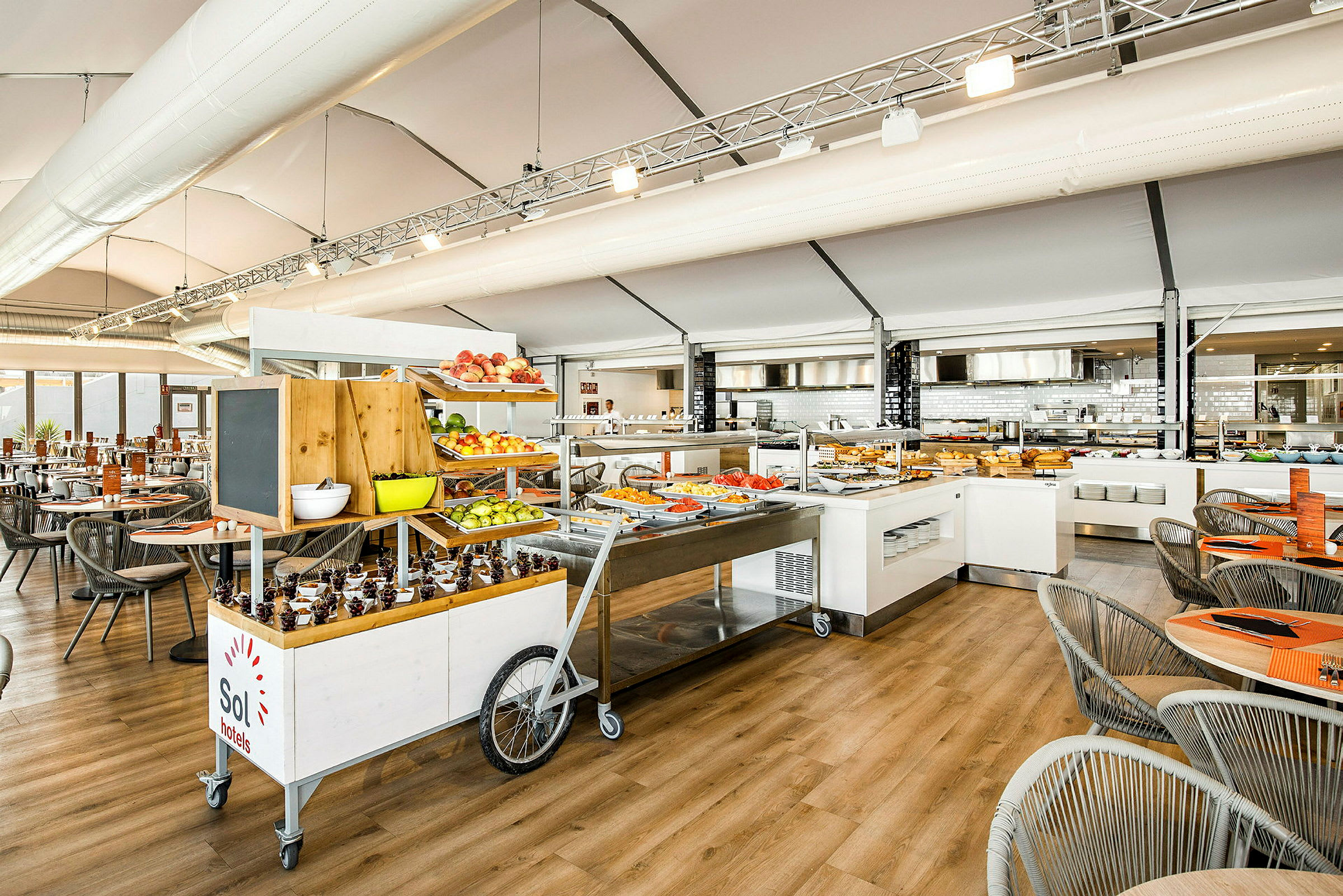 En af hotellets to buffetrestauranter