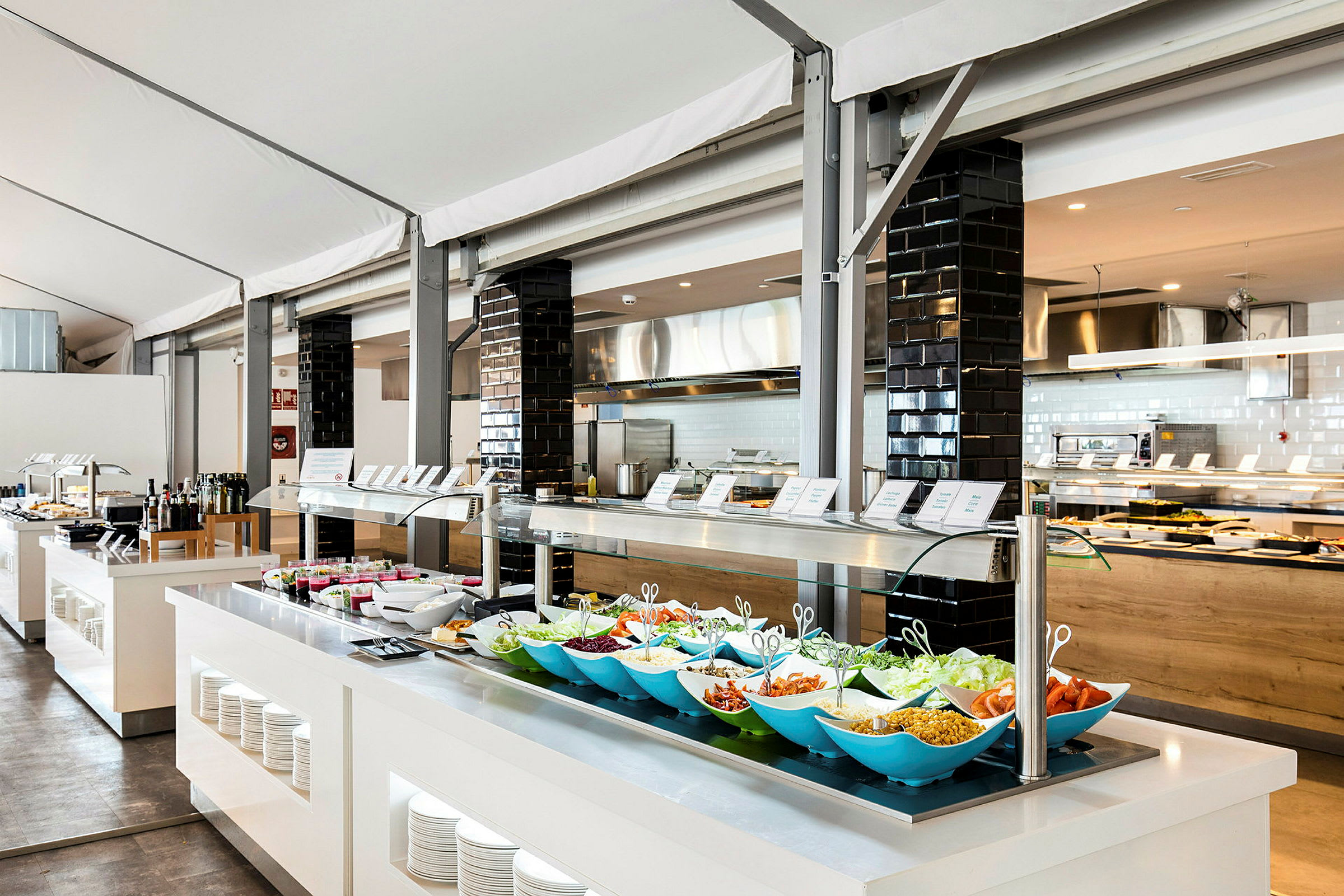 En af hotellets to buffetrestauranter