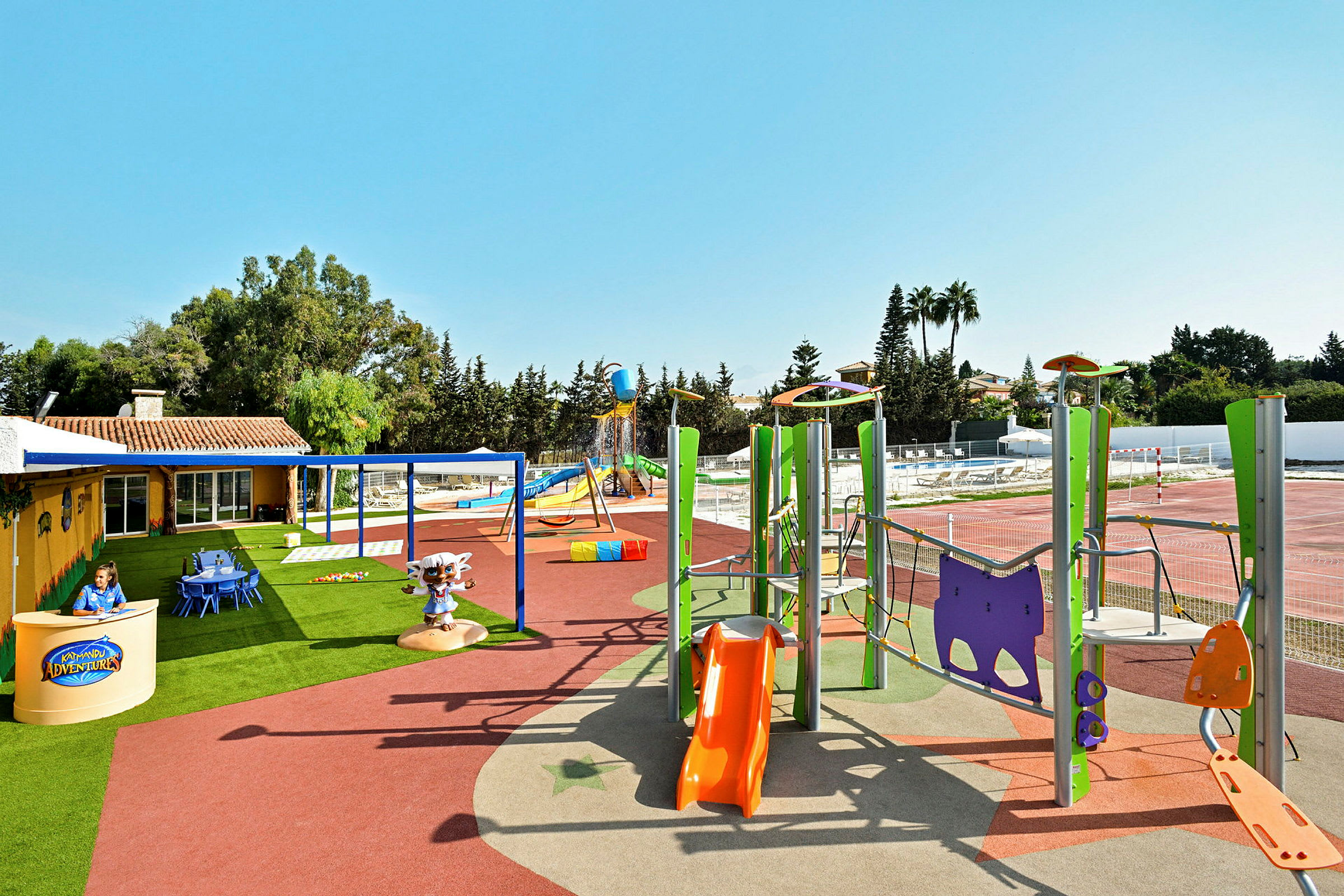 I børneklubben kan børnene lege både inde og ude