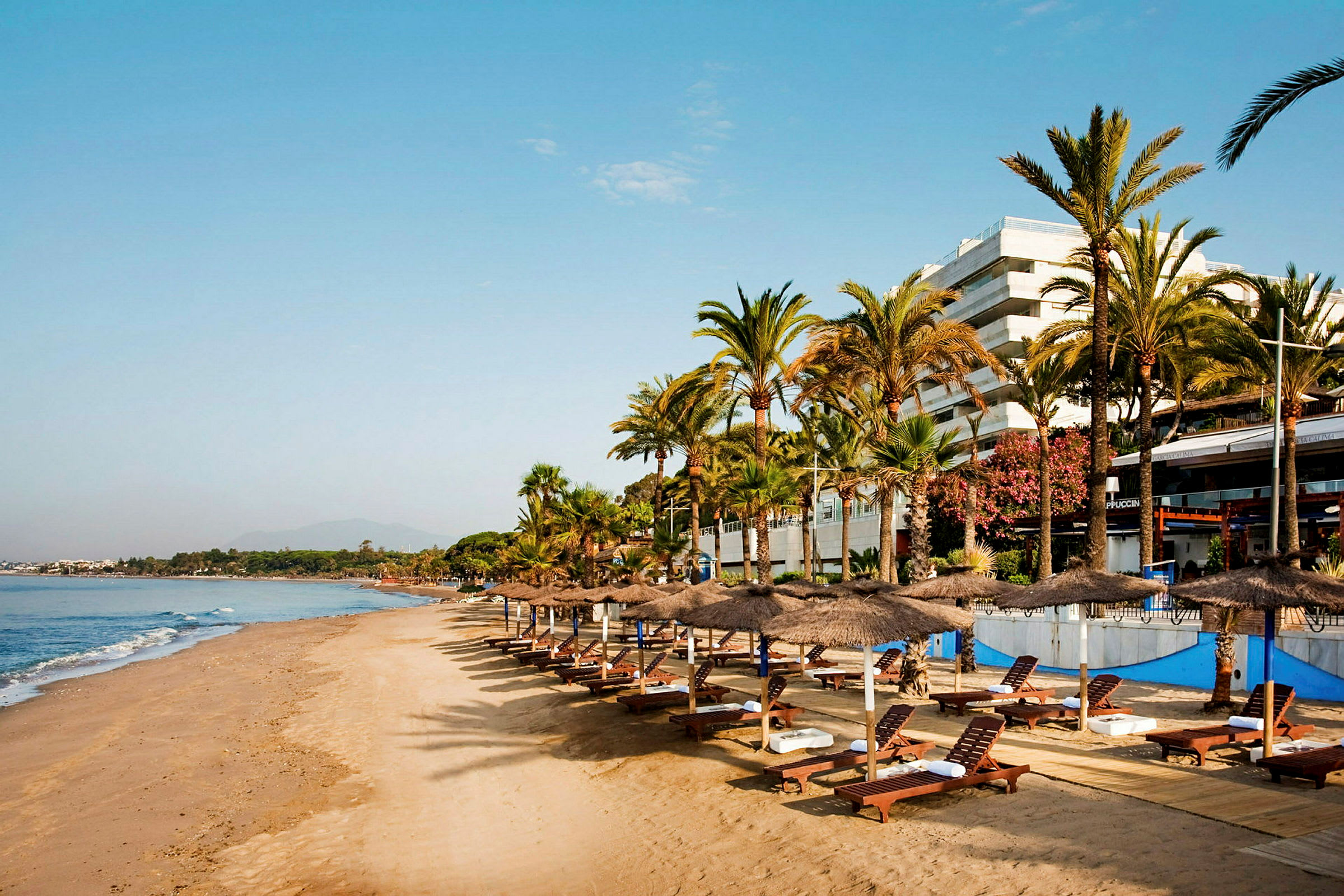 Stranden lige neden for hotellet