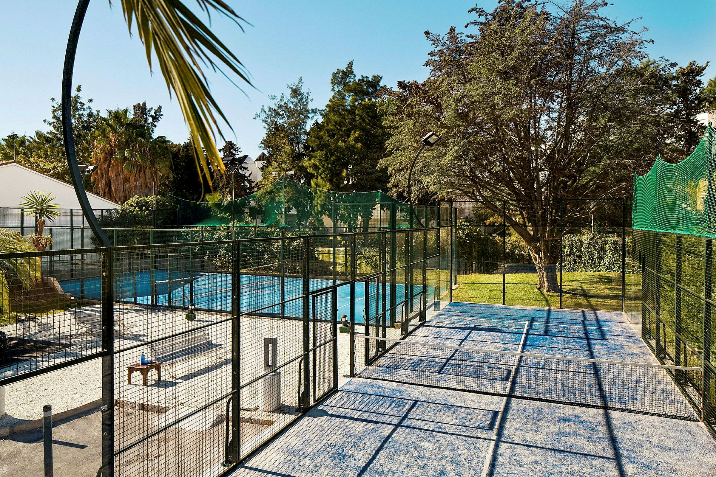 Hotellets padelbane