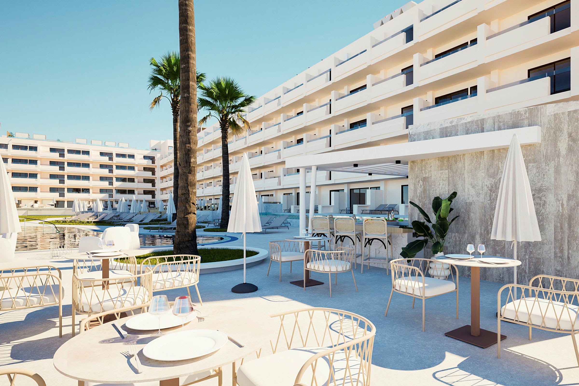 Udendørsområde ved hotel med siddegrupper, parasoller og pool i baggrunden. (AI-genereret tekst)