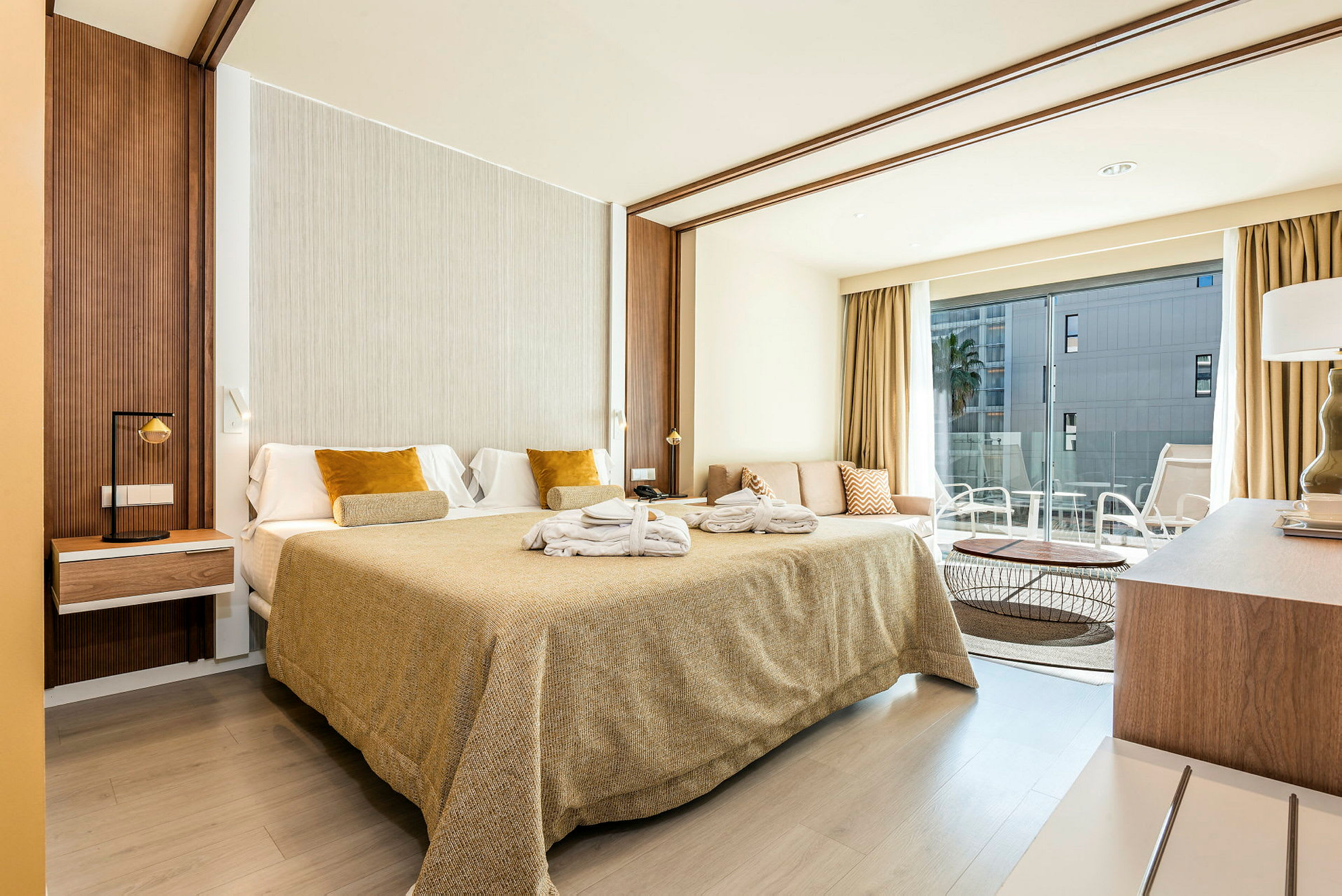 Juniorsuite med balkon mod poolområdet