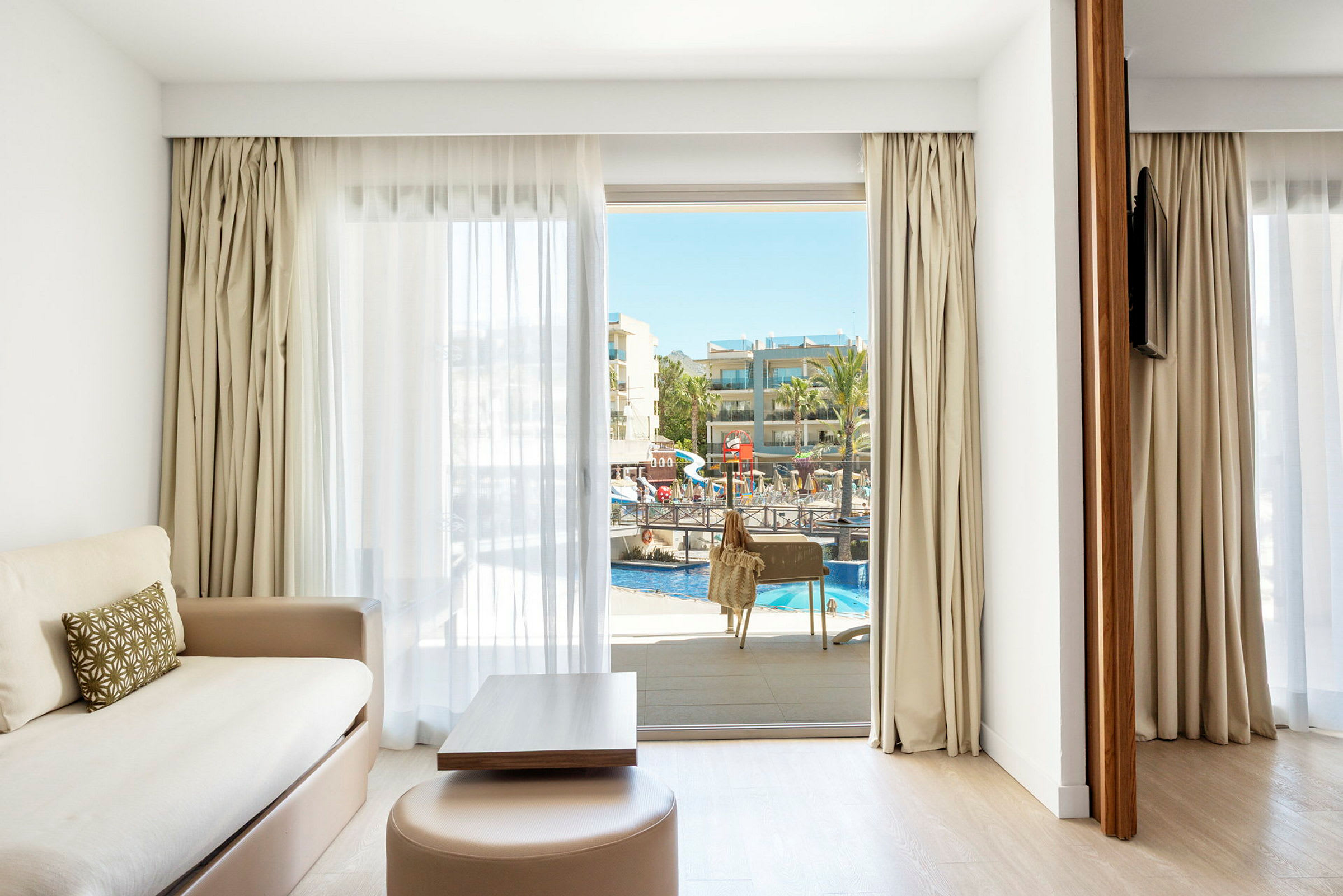 Suite med to rum mod omgivelserne