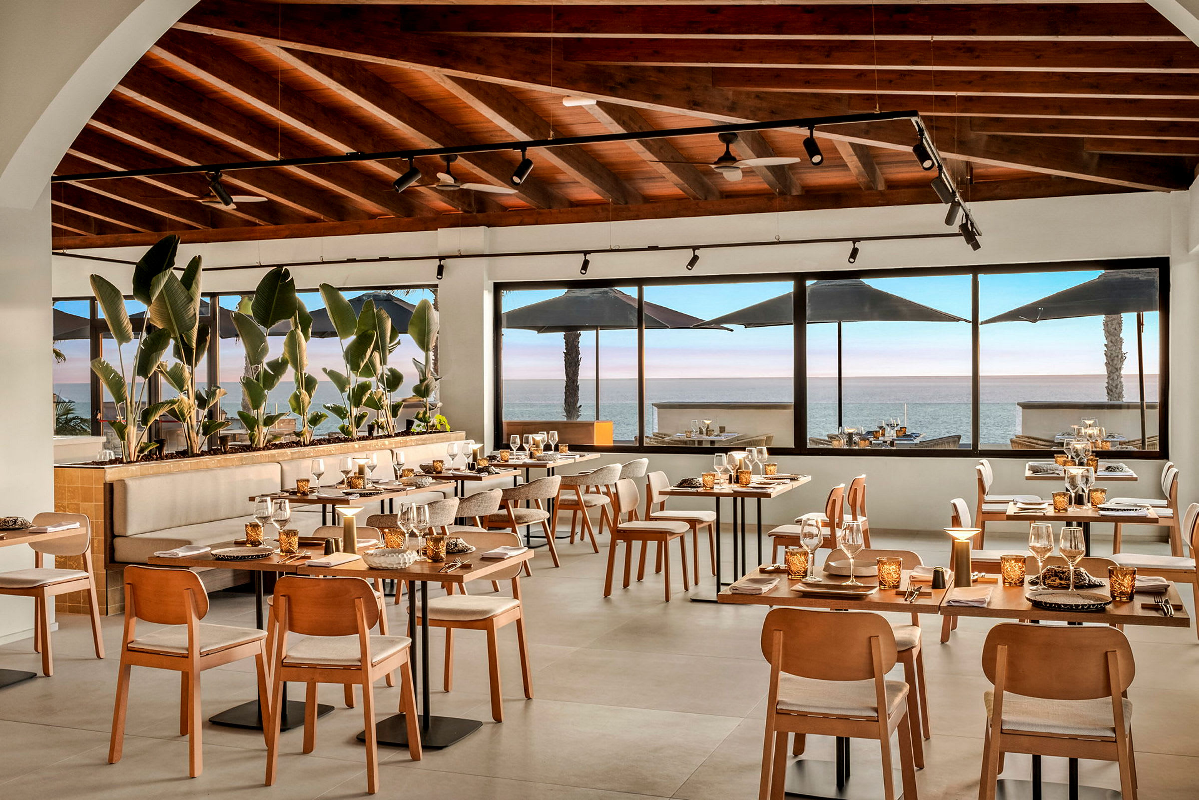 A la carte-restauranten Canarian