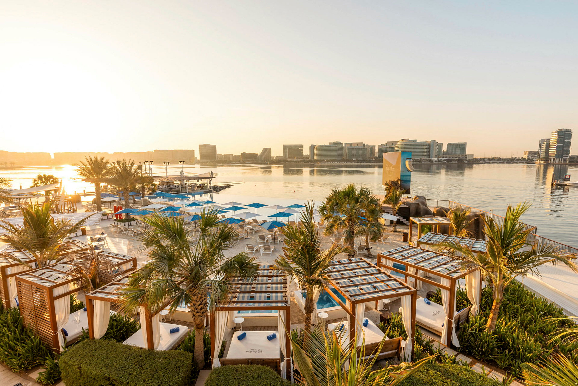 Beach Club Café Del Mar