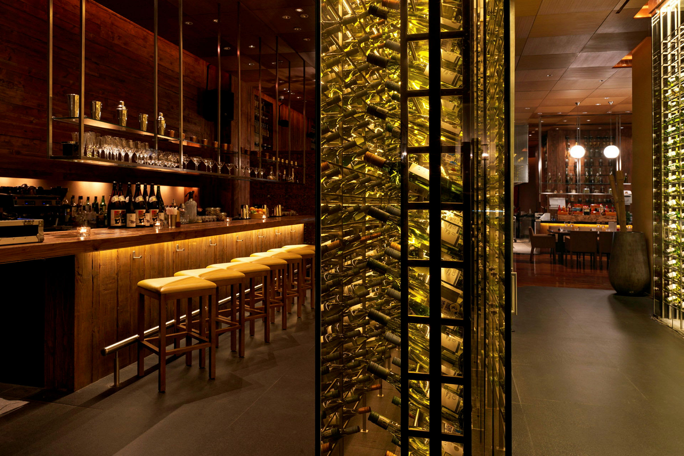 A la carte-restaurant med asiatiske retter