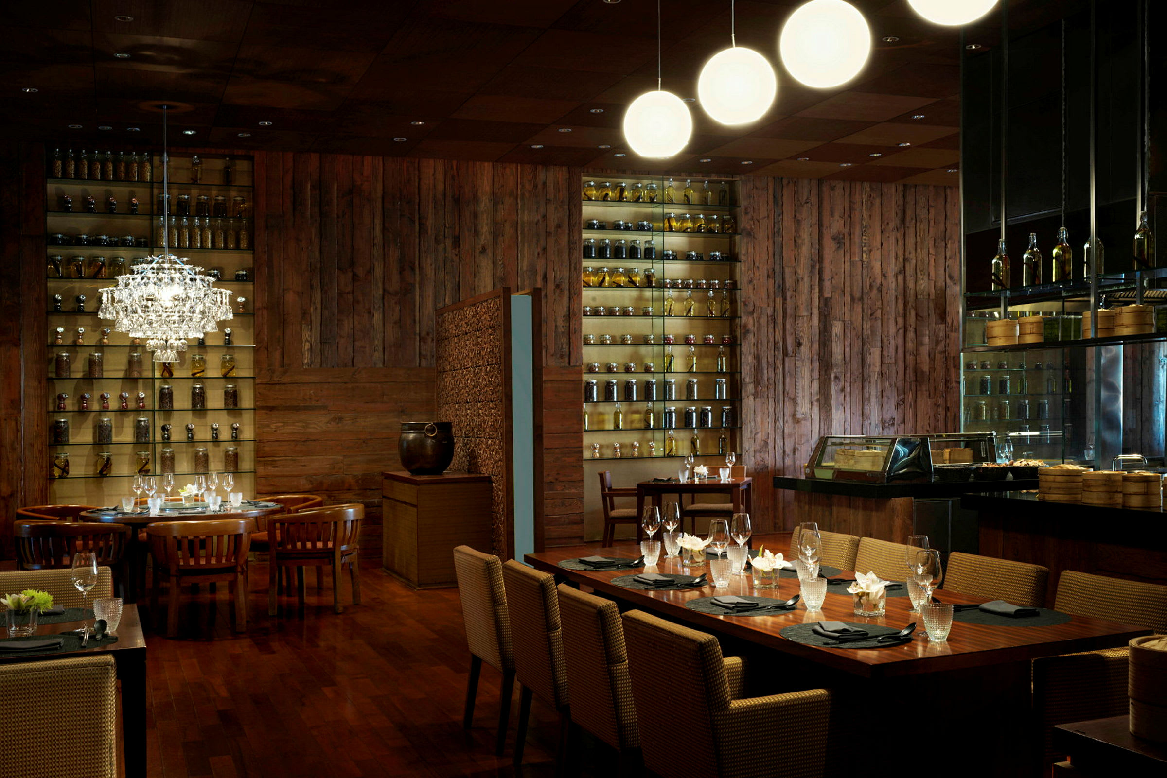 A la carte-restaurant med asiatiske retter